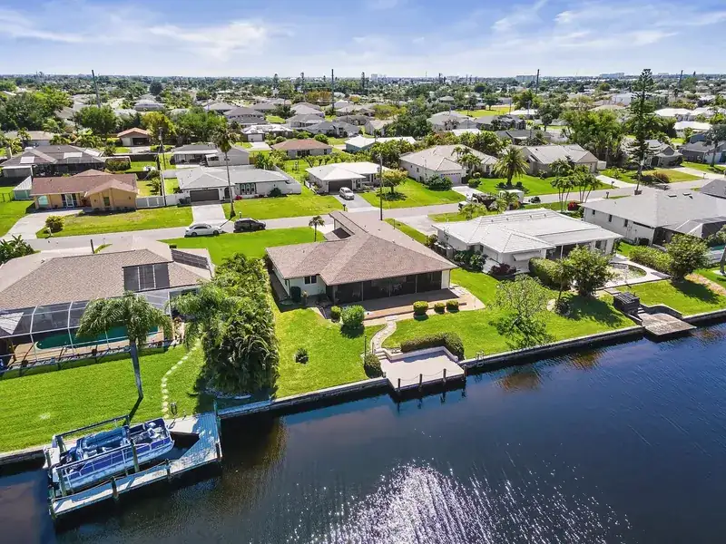 Cape Coral homes and docks along the waterway
