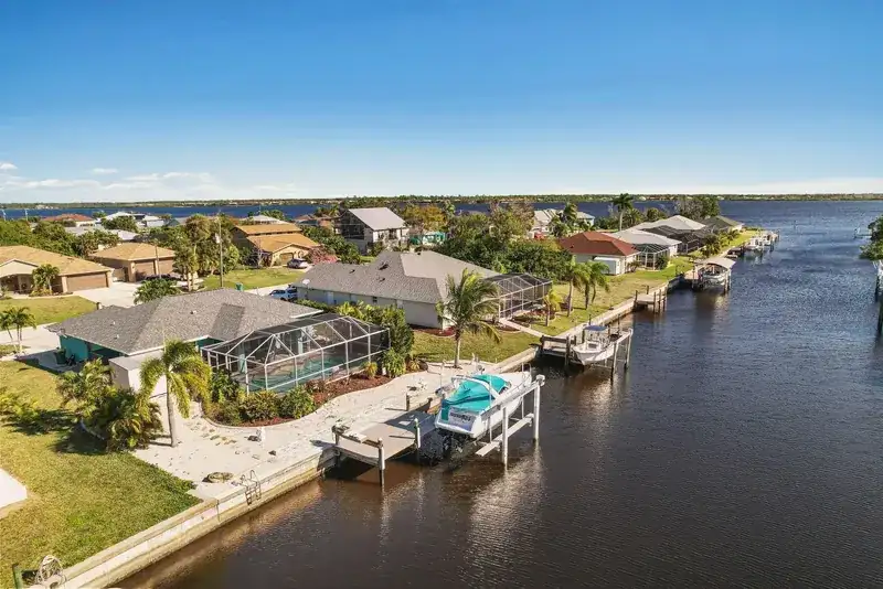 Cape Coral homes and docks along the waterway